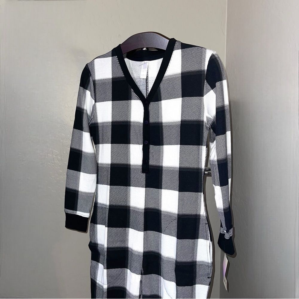 STARS ABOVE Women’s Thermal One Piece Pajamas in Black and Cream Size XS NEW - Picture 9 of 15